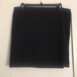 The skirt doesn’t fit me.